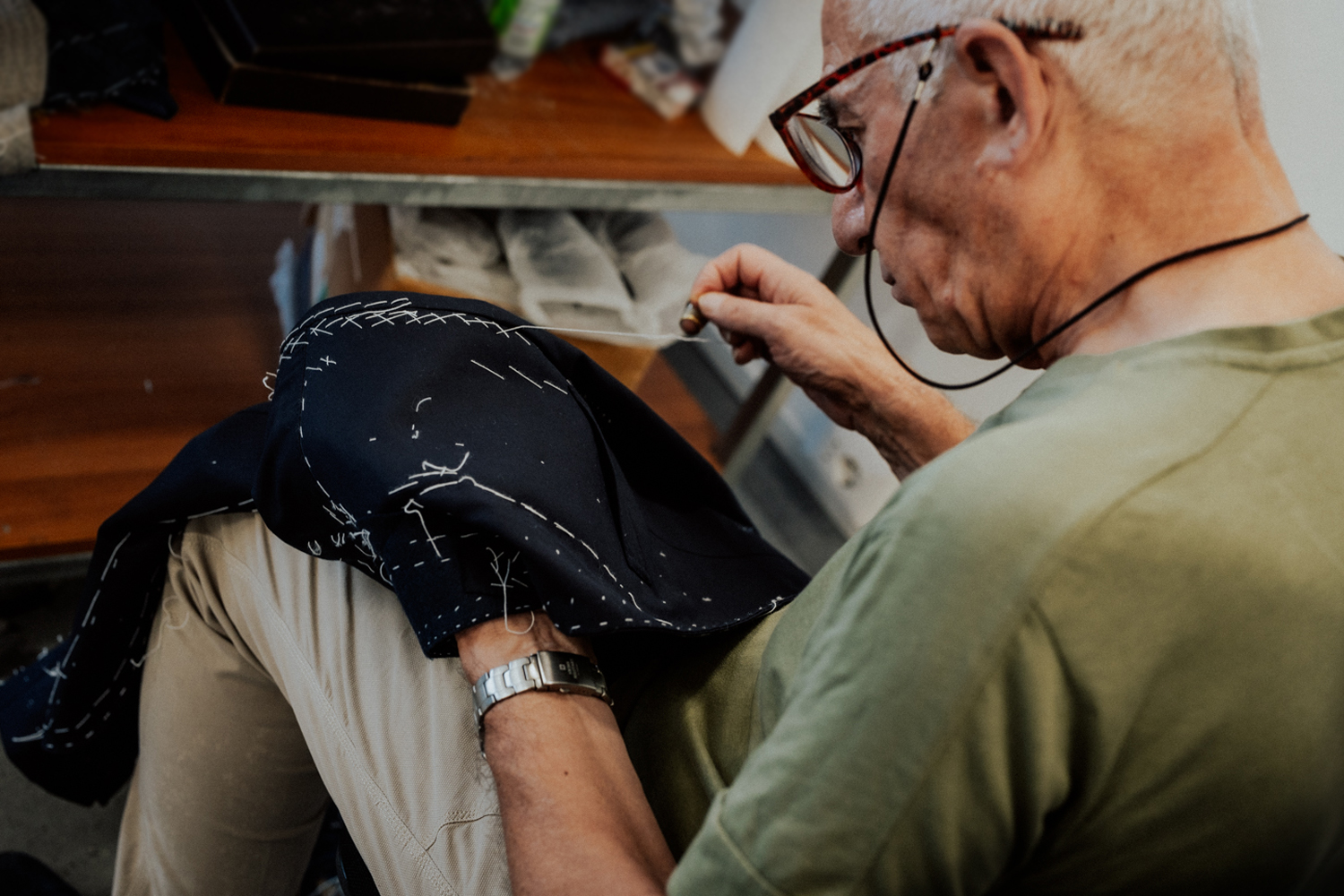 bespoke suit hand tailoring